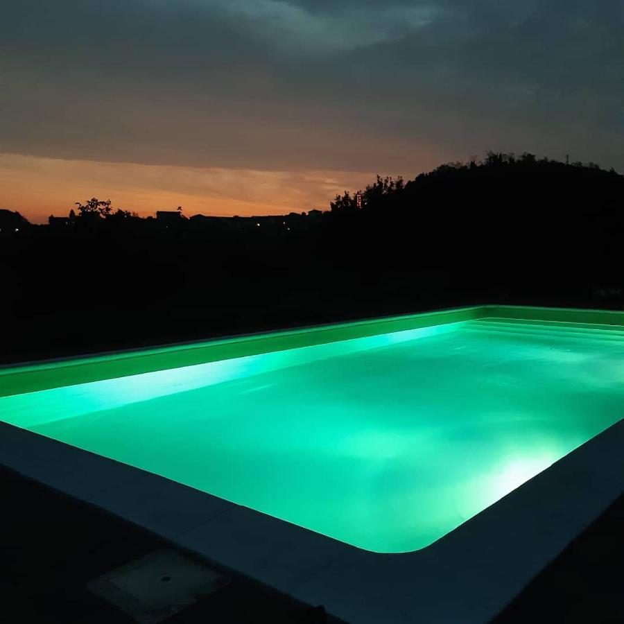 Agriturismo "Veritas" Bed & Wine Casaleggio Boiro Екстериор снимка