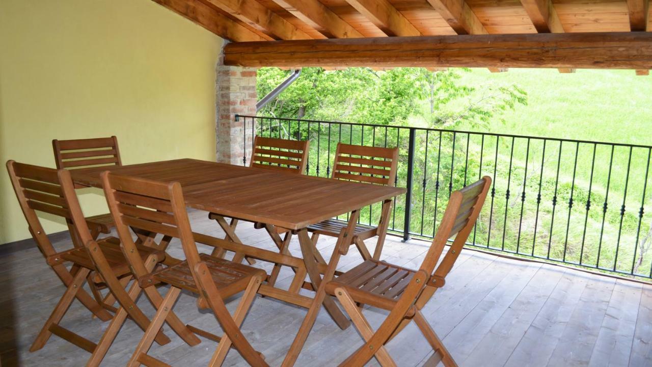 Agriturismo "Veritas" Bed & Wine Casaleggio Boiro Екстериор снимка