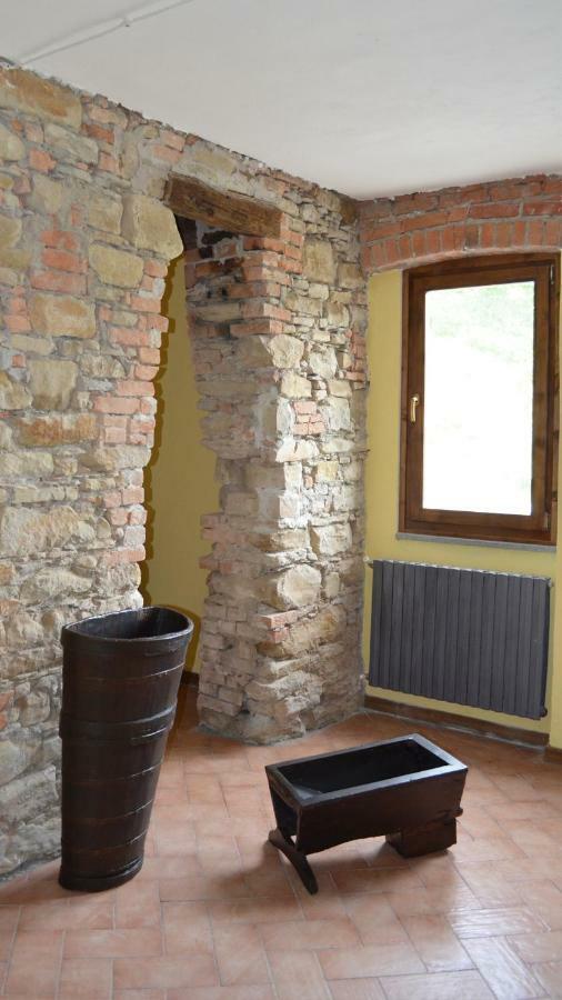 Agriturismo "Veritas" Bed & Wine Casaleggio Boiro Екстериор снимка
