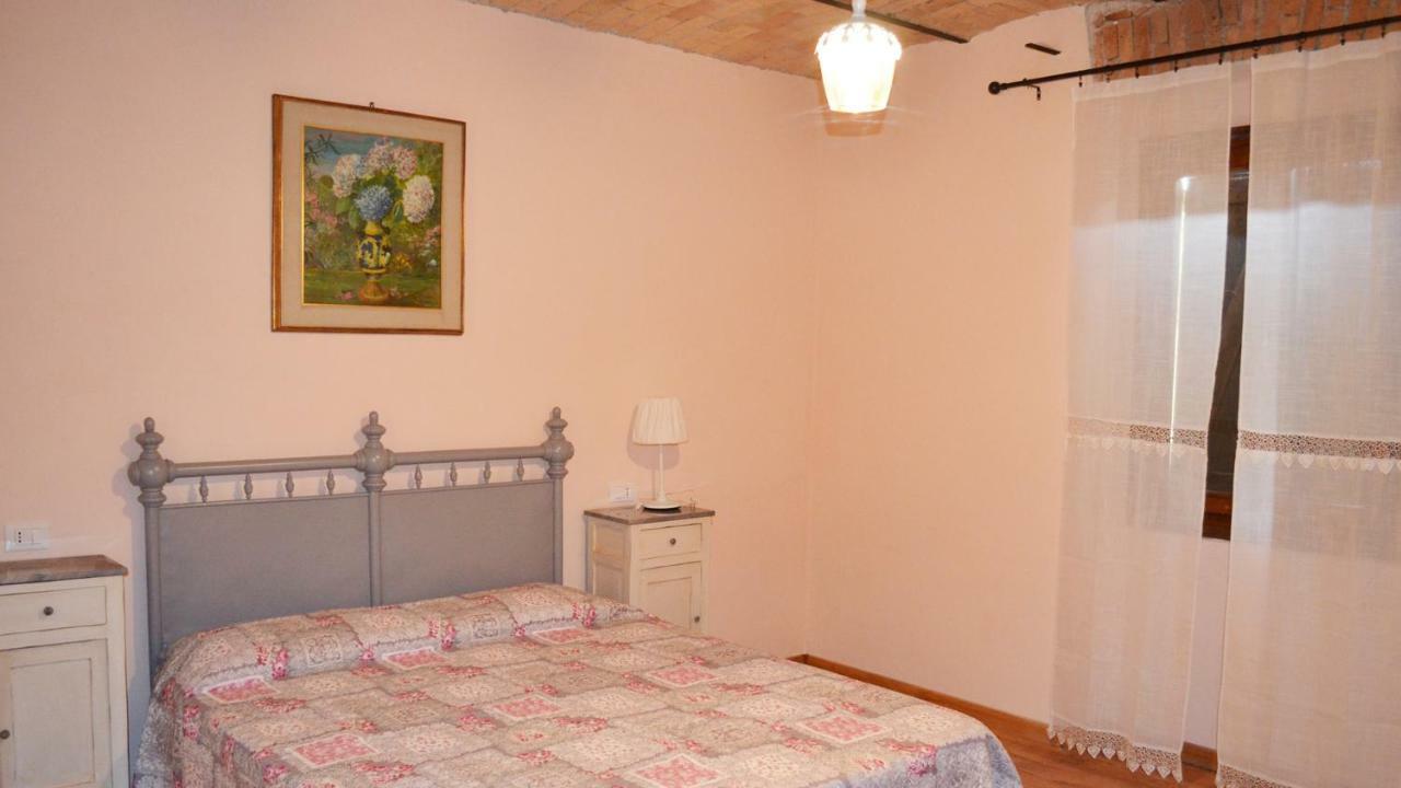 Agriturismo "Veritas" Bed & Wine Casaleggio Boiro Екстериор снимка