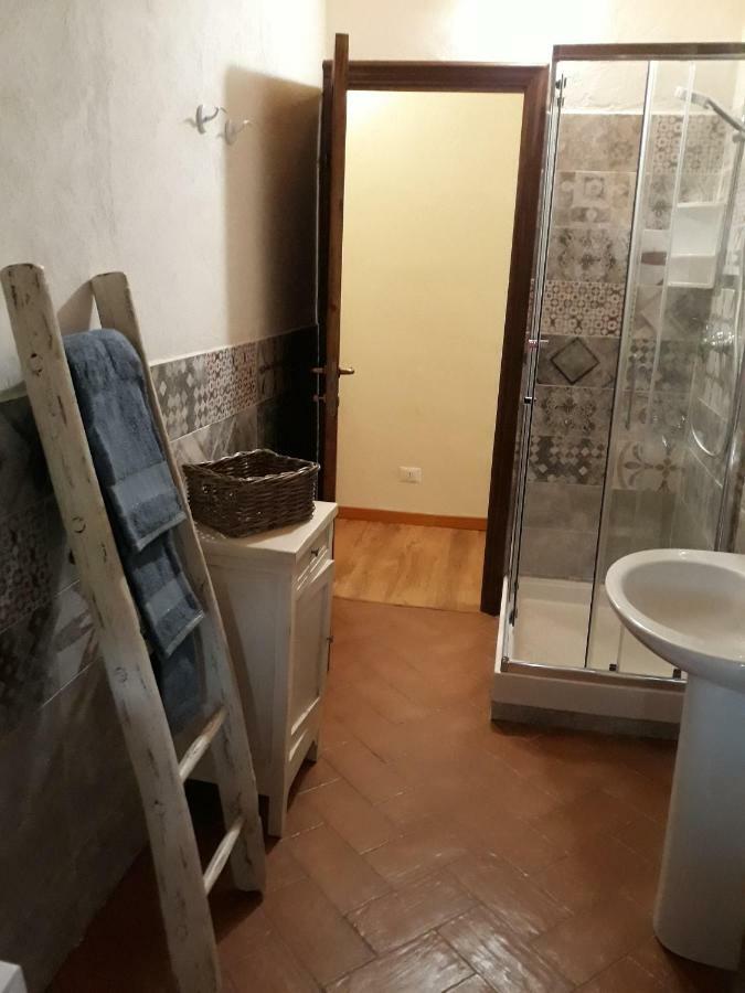 Agriturismo "Veritas" Bed & Wine Casaleggio Boiro Екстериор снимка