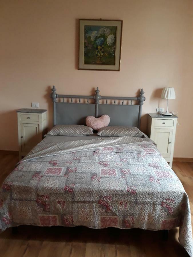 Agriturismo "Veritas" Bed & Wine Casaleggio Boiro Екстериор снимка